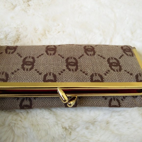 Mirror Kiss-Close makeup pouch - Picture 11 of 11